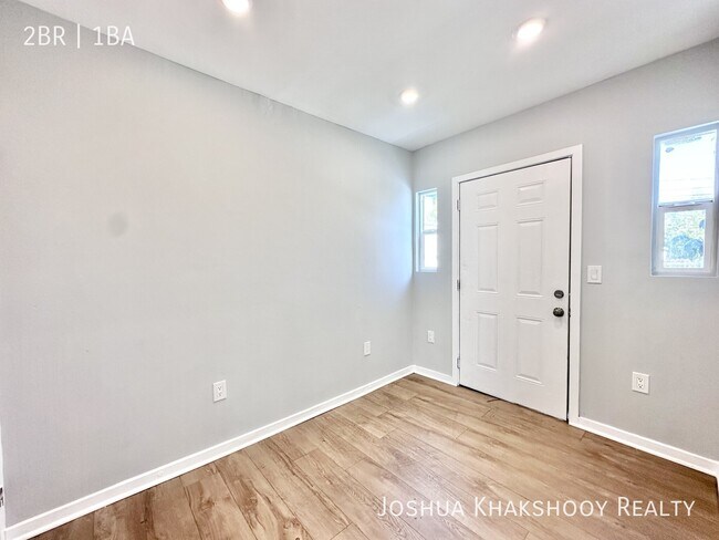 Foto del edificio - 2035 1/2 W Martin Luther King Jr Blvd-