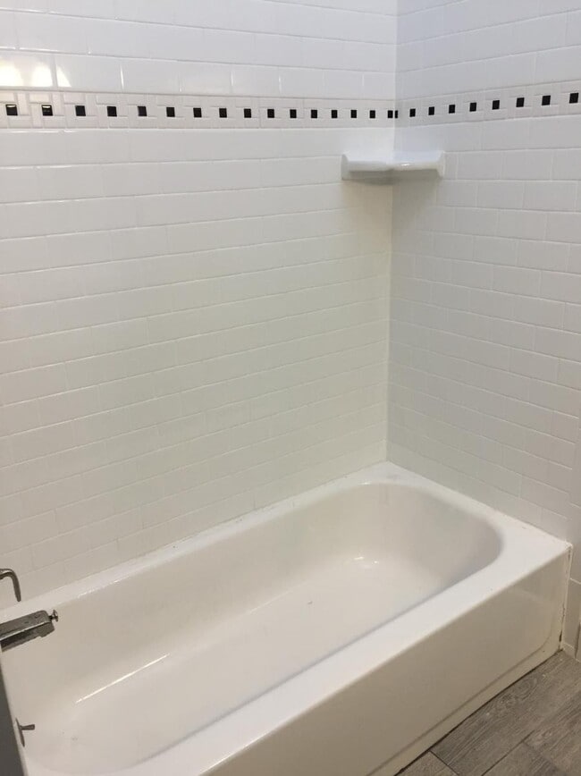 Building Photo - 6524 N 12th Pl