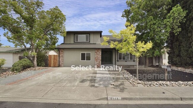 Building Photo - 1013 Doncaster Dr