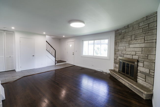 Building Photo - 520 Glendale Rd