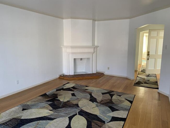 Building Photo - 2 bedroom in San Francisco CA 94116