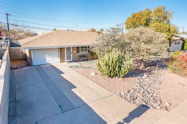 Photo - Fully Furnished 3/2 SFH in Central Phoenix House