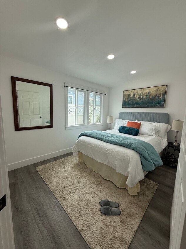 Foto principal - 730 E 48th St
