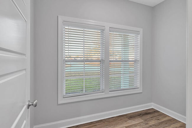 Foto del edificio - 707 Riva Ridge Rd