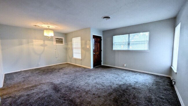 Foto del edificio - 1110 Sumner Dr