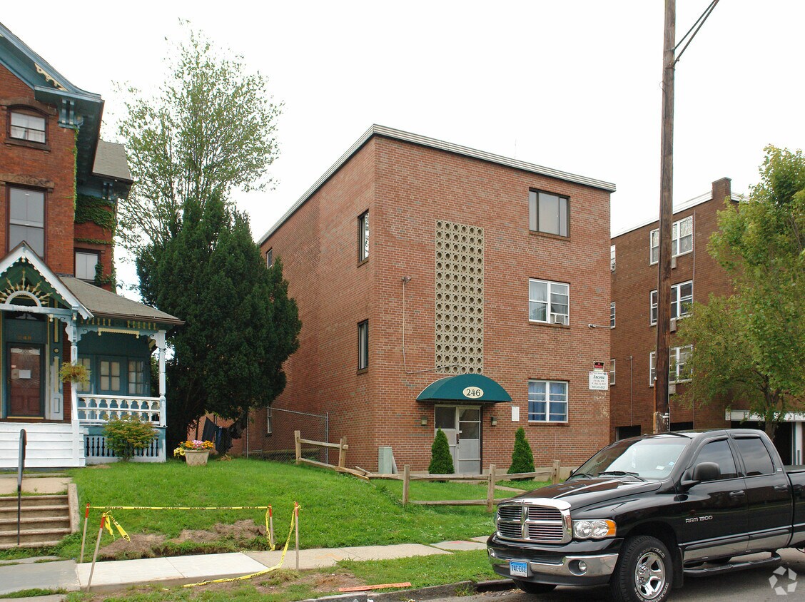 Foto del edificio - 246 Laurel St