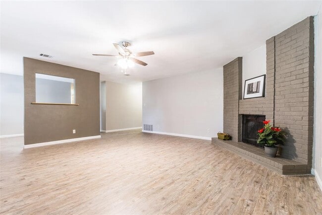 Building Photo - 1209 Turtle Creek Blvd
