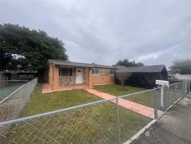 Foto del edificio - 365 W 13th St