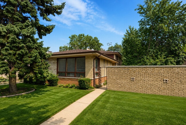 Building Photo - 6238 W 63rd St