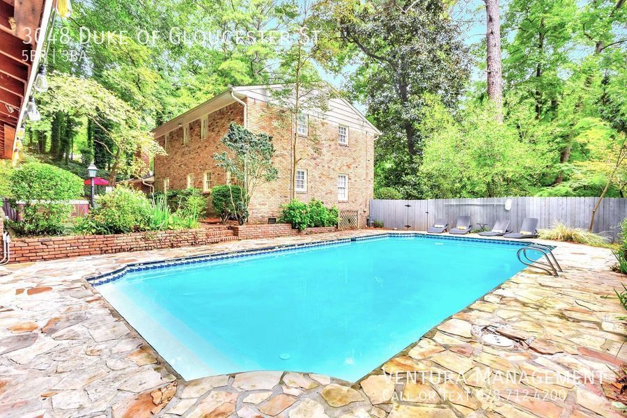 Primary Photo - Luxurious 5-Bedroom Retreat with Pool, Hot...