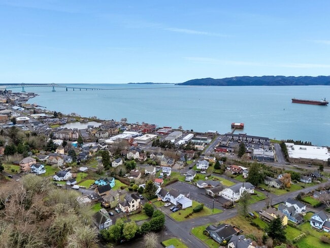 Building Photo - 3088 Harrison Ave