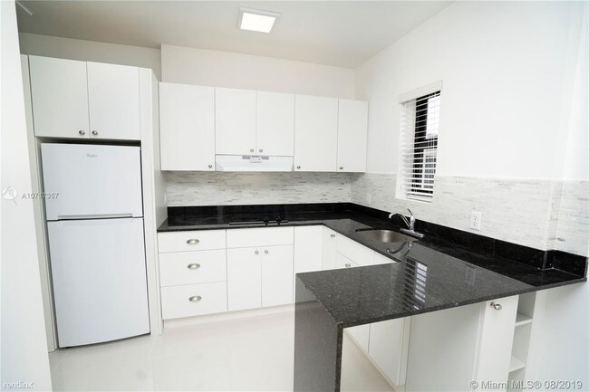 Foto del edificio - 1 br, 1 bath  - 23 Salamanca Ave