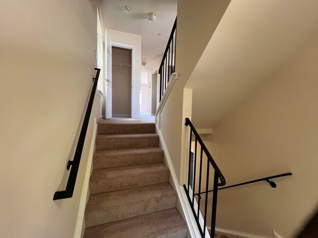 Foto del edificio - 3615 Harbor Rd