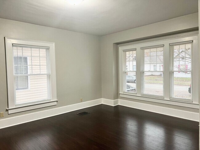 Building Photo - South Side 2 Bedroom, 1.5 Bath Stunner with Charm, Space, Garage & a Fenced Backyard!