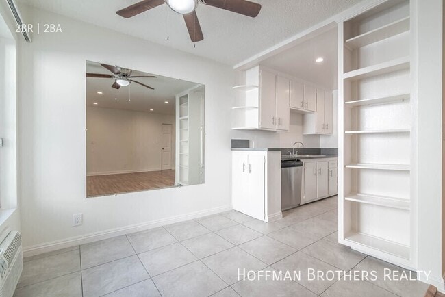 Foto del edificio - 6069 Saturn St