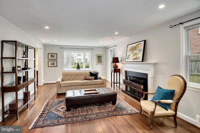 Foto del edificio - 4708 Yuma St NW