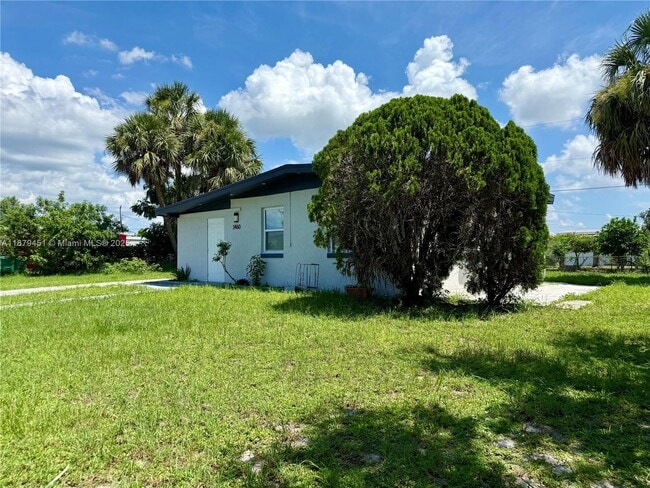 Foto del edificio - 3460 Normandy Dr