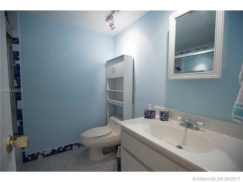 Foto principal - 8315 SW 72nd Ave