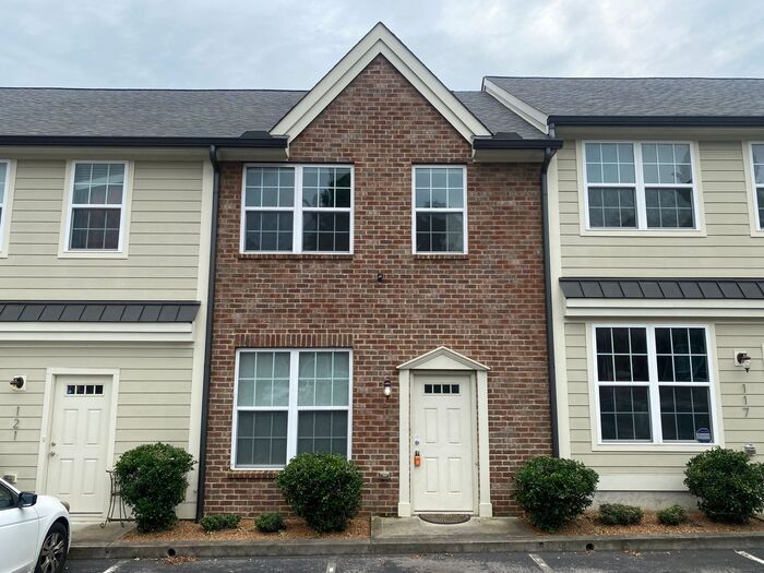 Foto principal - East Nashville Townhome For Rent!