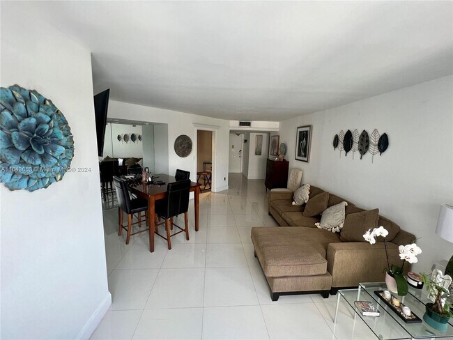 Foto del edificio - 2750 NE 183rd St