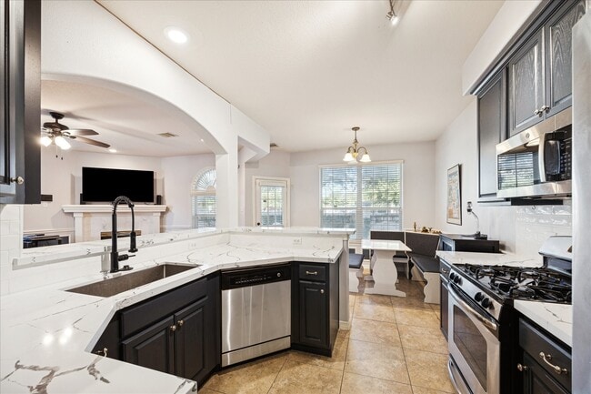 Building Photo - 6426 E Linpar Ct