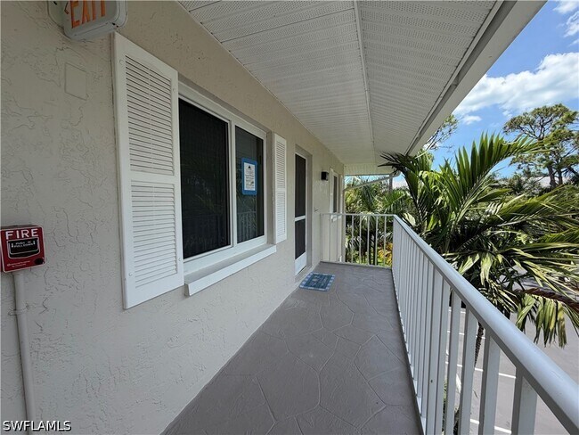 Foto del edificio - 3002 Sandpiper Bay Cir