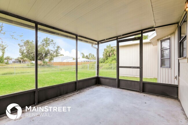 Foto del edificio - 4333 Targee Ave