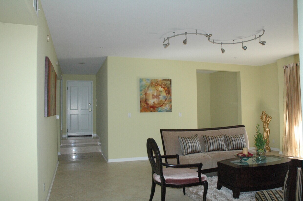 FRONT ENTRANCE DOOR LEADING TO LIVINGROOM - 1250 Midvale Ave