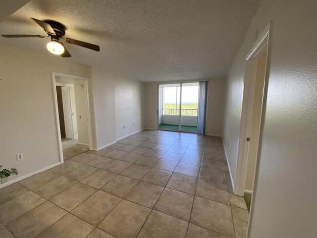 Building Photo - 2333 Feather Sound Dr