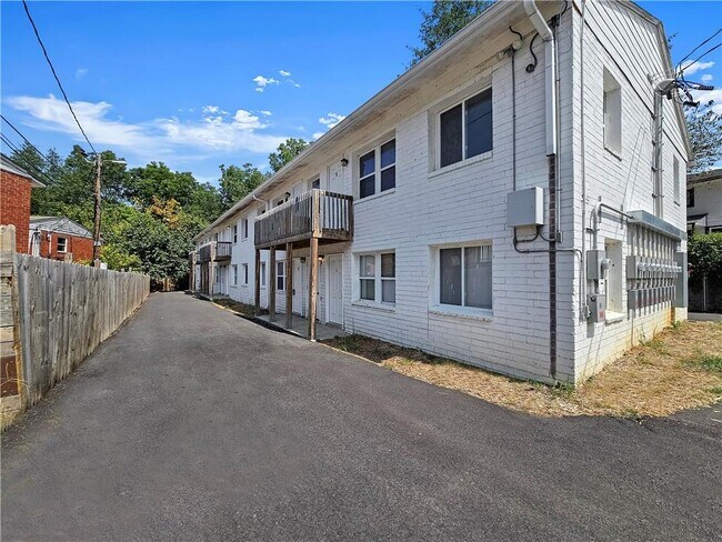 Building Photo - 2165 M.L.K. Jr Dr NW