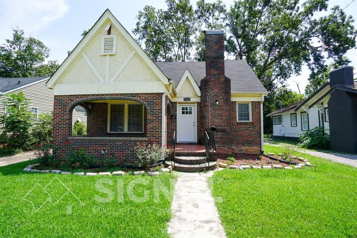 Primary Photo - 7223 1st Ave S