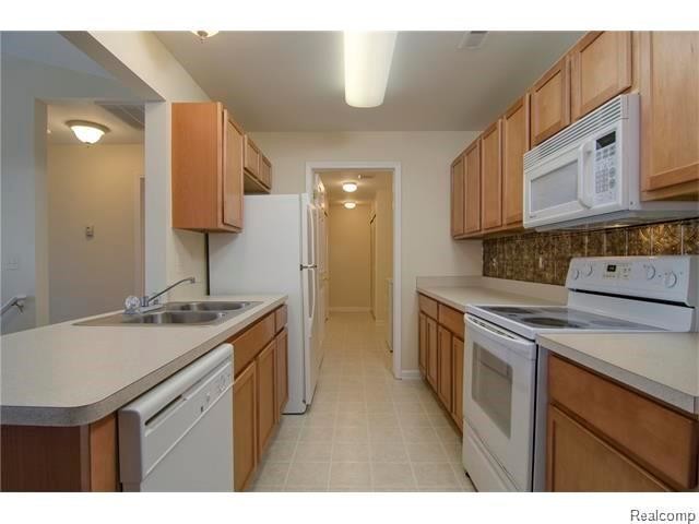 Foto del edificio - 11694 Farmington Rd