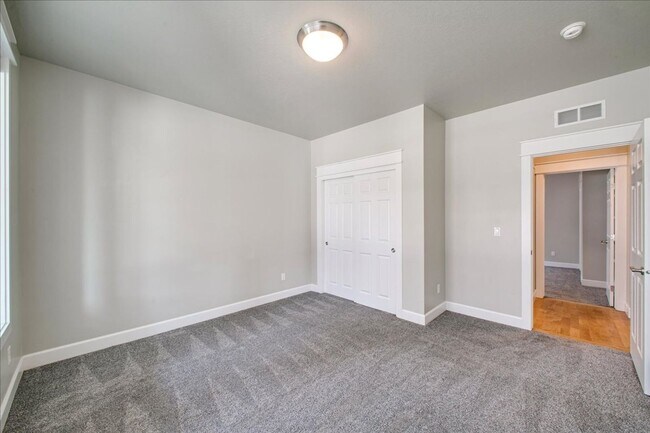 Foto del edificio - Beautiful Home in Desired Hazelwood Subdiv...