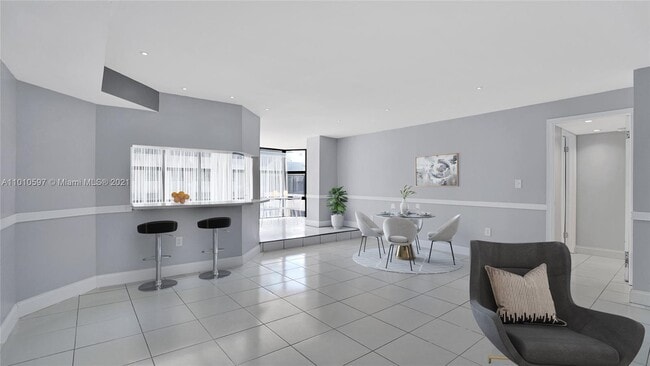 Building Photo - 6423 Collins Ave