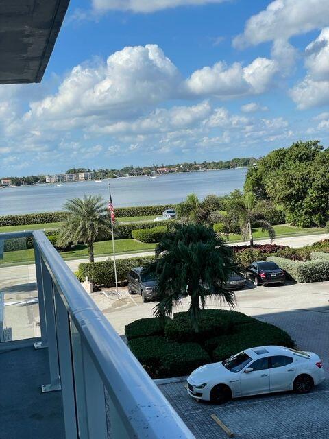 Foto principal - 3450 S Ocean Blvd