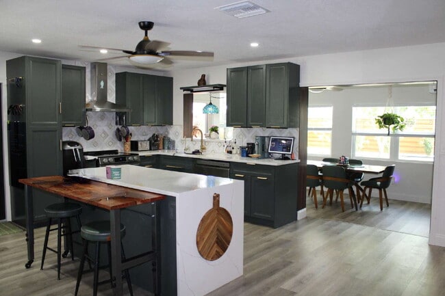 Building Photo - Coastal Elegance Awaits: Stunning 3-Bed, 3-Bath Retreat in Cocoa Beach