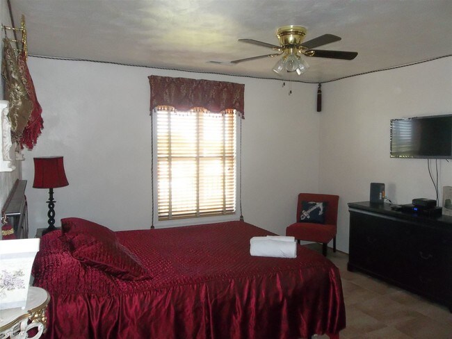 Building Photo - 3657 Sandpiper Rd