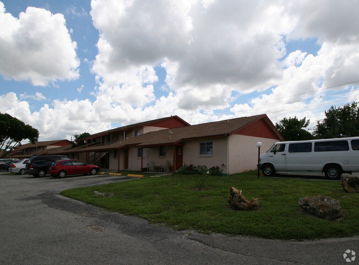 Primary Photo - 1039 Beneva Rd