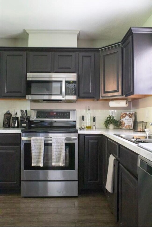 Foto del edificio - 810 Shadberry Dr