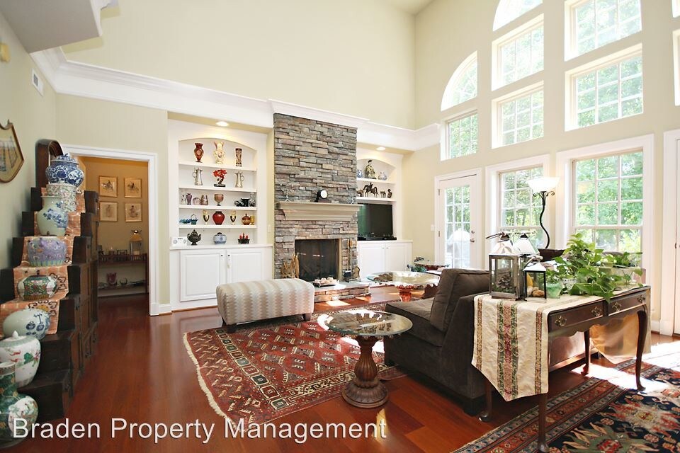 Primary Photo - 5 br, 3.5 bath House - 1389 Singleton Lane