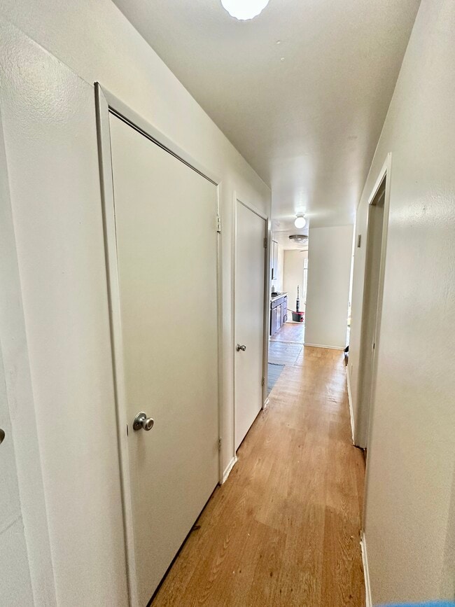 Building Photo - Apline B Apartments