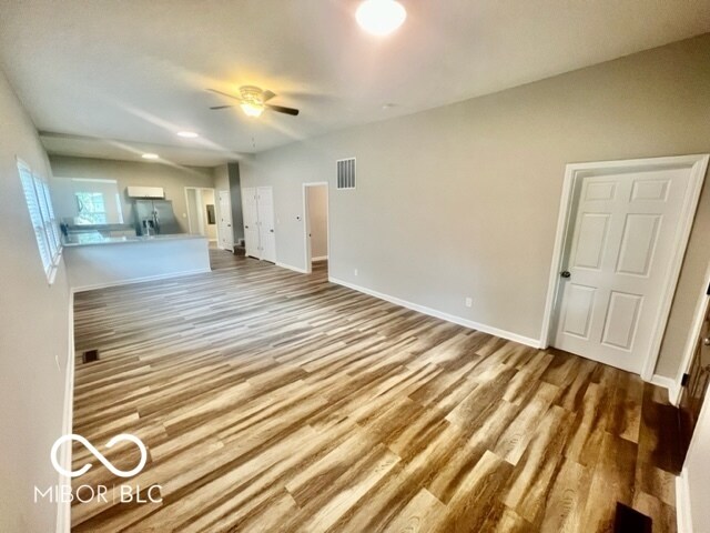 Foto del edificio - 838 N Temple Ave