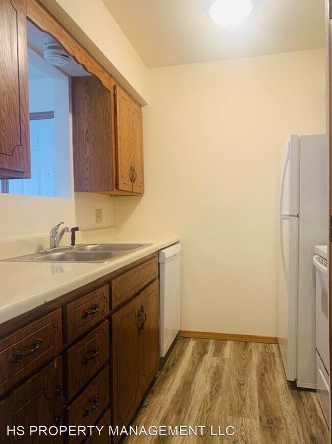 Foto del edificio - 815-819 N Cedarbrook Ave