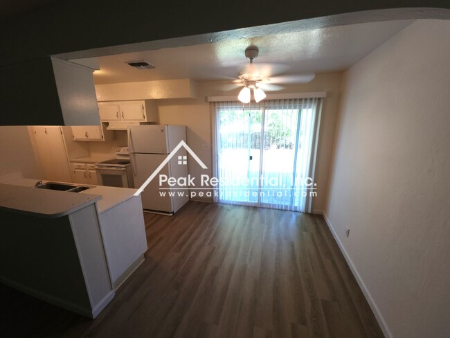 Building Photo - Very Nice Citrus Heights 3 Bedroom House w...