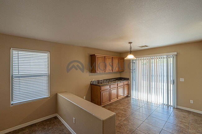 Building Photo - 2035 W Gold Dust Ave