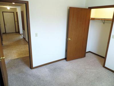 Building Photo - 2182 Tenbrink Dr