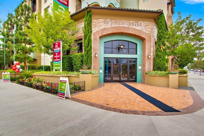 Foto del edificio - 5501 Newcastle Ave