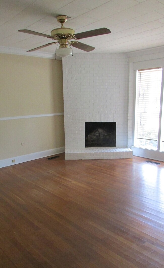 Photo - Coming Soon ! Charming 3 Bed, 2 Bath Home ...