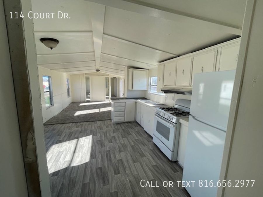 114 Court Dr, Greenwood, MO 64034 Room for Rent in Greenwood, MO