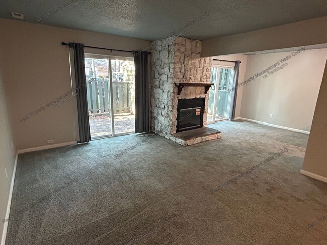 Building Photo - 4702 Walden Pond Dr